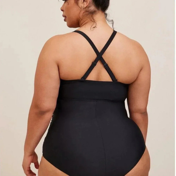 Torrid Swimsuit One Piece Lattice Wireless Slimming Black NWT New Plus Size 6X - Picture 4 of 13